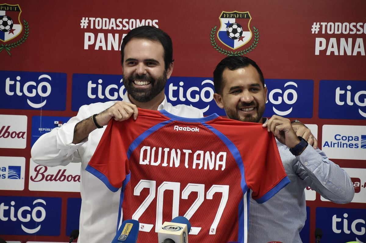 Fepafut le renueva hasta el 2027 el contrato al director técnico de la Selección Mayor Femenina de Panamá, Nacho Quintana