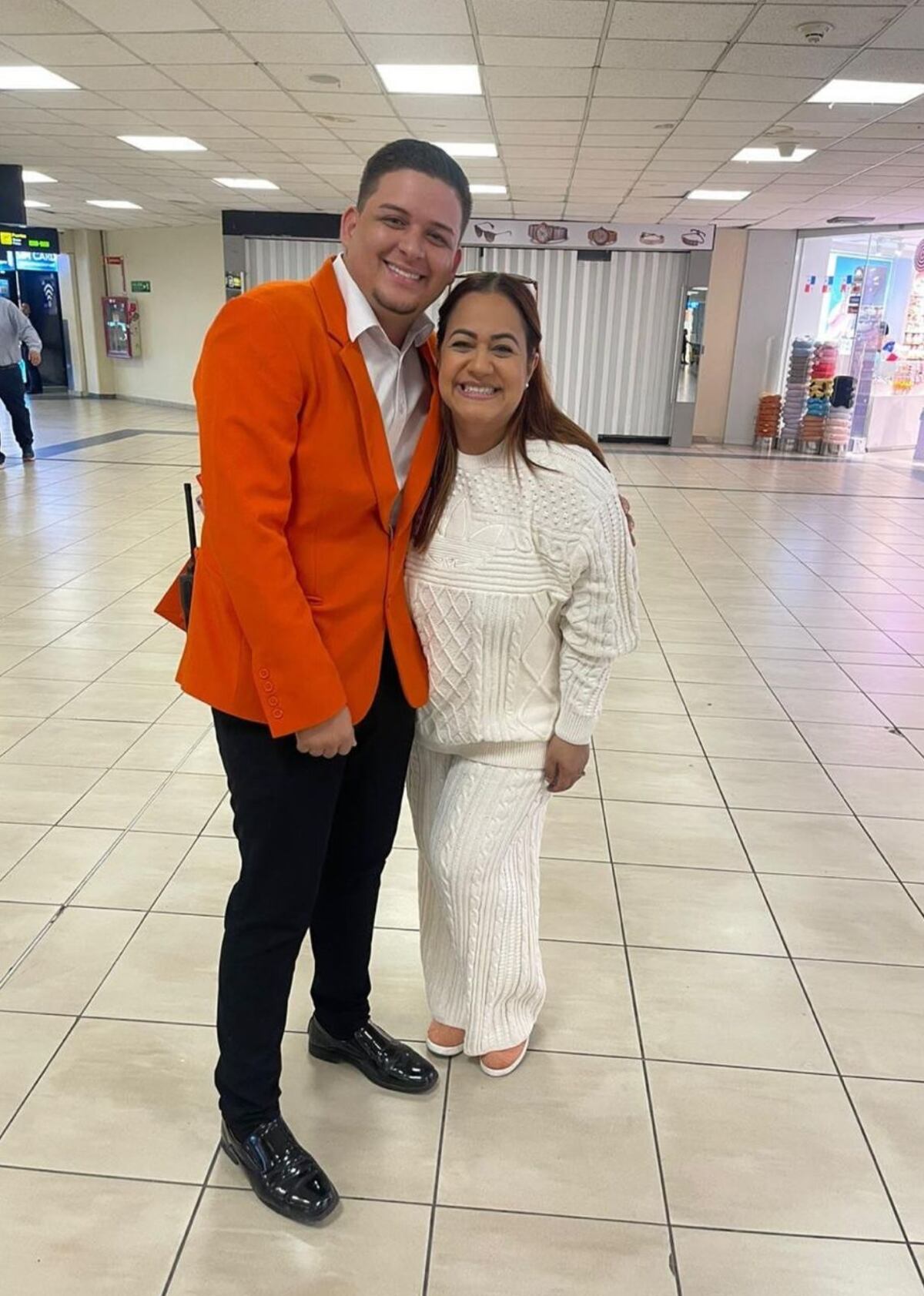 Hermana de Esteban de León comparte recuerdos que conmueven a Panamá