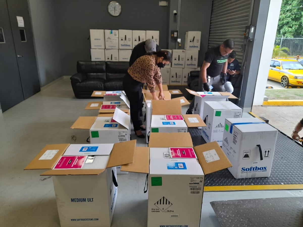 Enhorabuena. Panamá recibe lote con al menos 54 mil vacunas bivalentes contra la covid-19