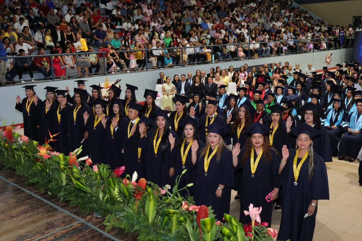 🎓 ‘¡A brillar, chiricanos!’: más de 300 nuevos profesionales se gradúan en UDELAS