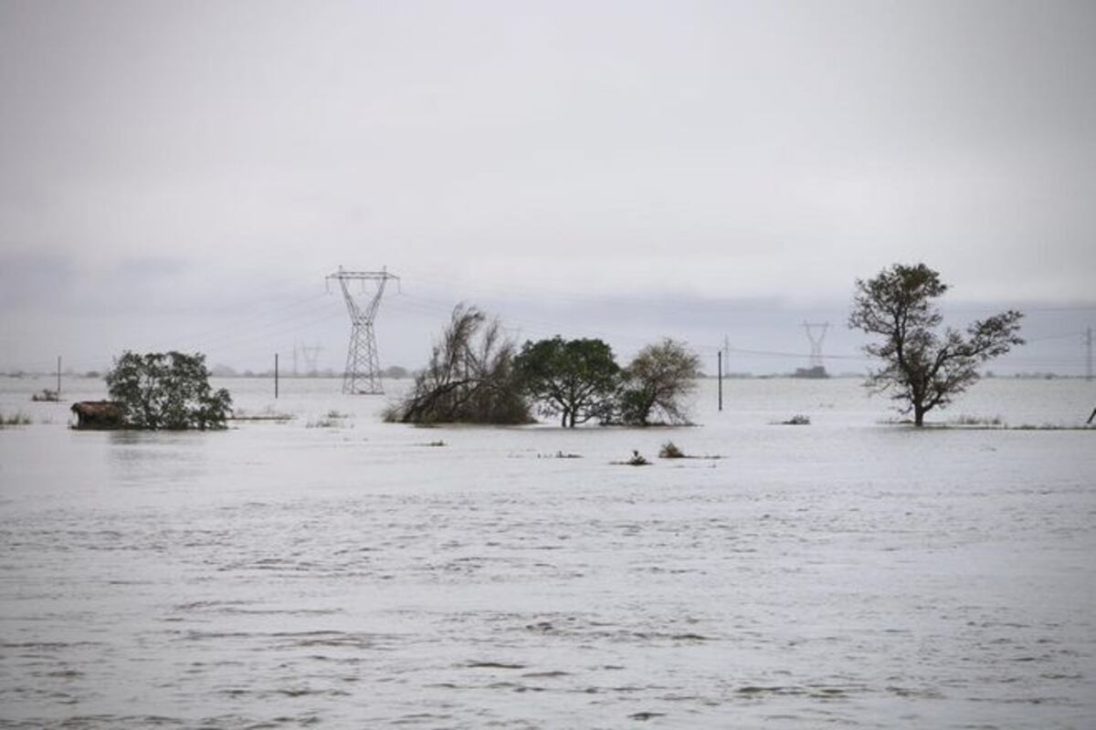 En Mozambique intentan rescatar a afectados por el ciclón Idai