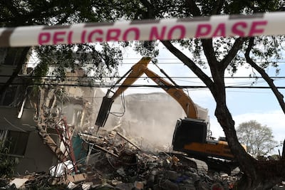 Cali inicia demolición de edificios afectados por terremoto que deja 331 muertos