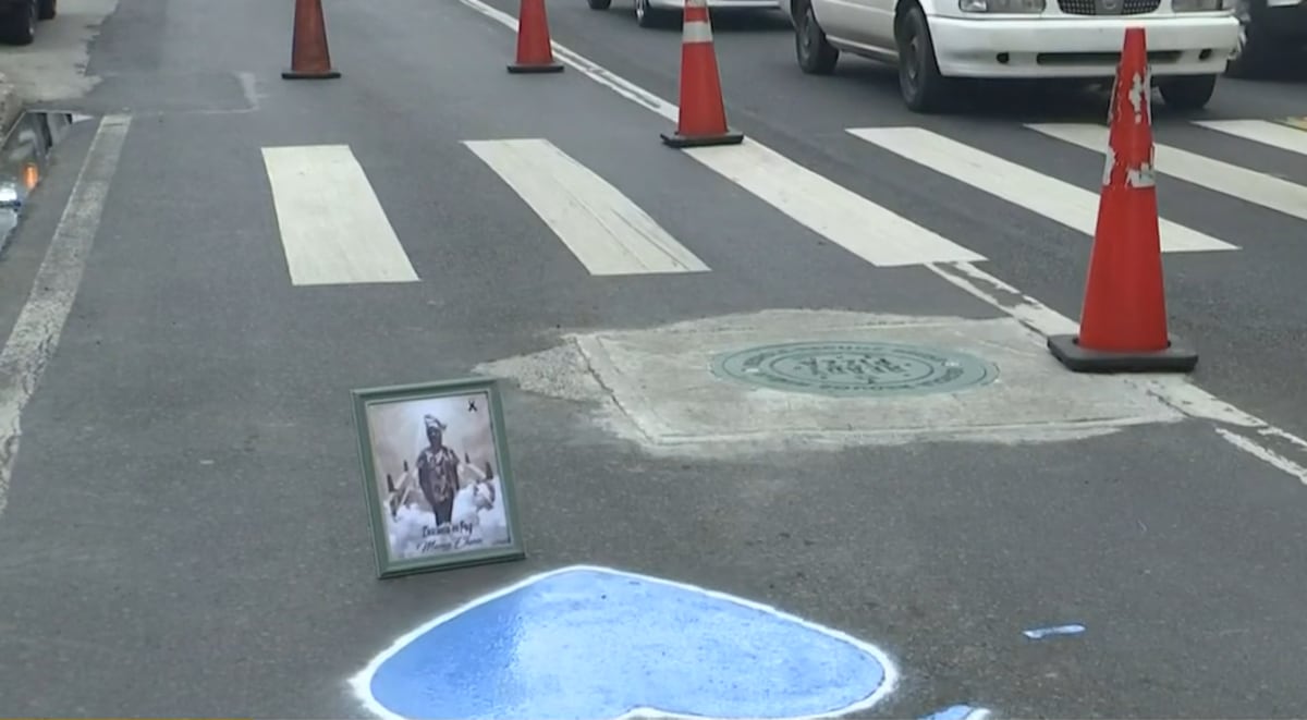 Pintan corazón azul en Juan Díaz en homenaje a ‘Cheba’ tras fatal atropello: ‘Que no quede impune la muerte de mi esposa’