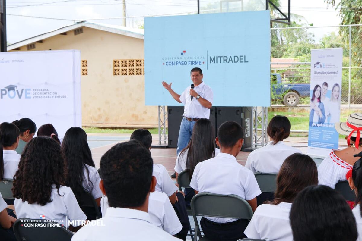 ¡No se quedan atrás! Estudiantes santeños reciben orientación pa’ su primer trabajo