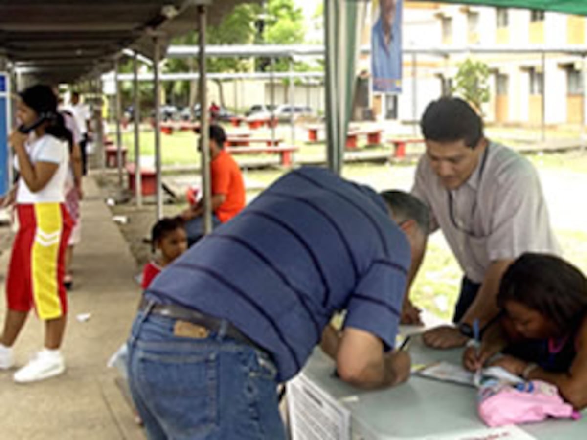Tribunal Electoral pide distanciamiento al momento de inscribirse en los partidos políticos
