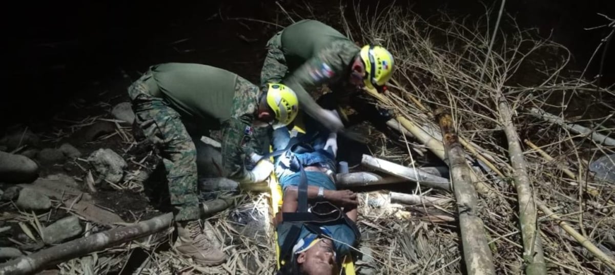 Tremendo porrazo: Senafront rescata a hombre tras brutal caída de un puente en Chiriquí