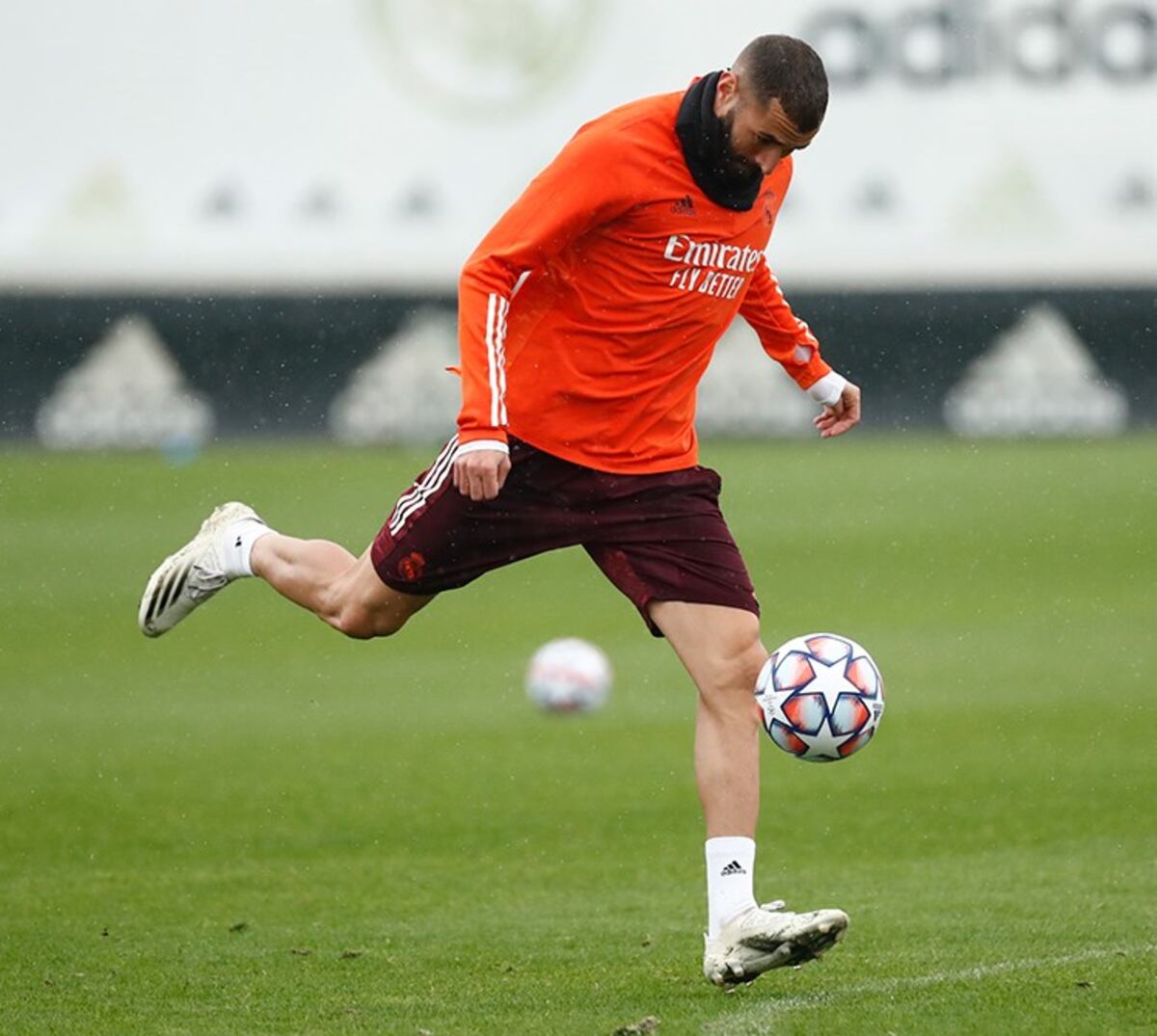 Zidane ‘banquea’ a Benzema en el estreno del Real Madrid en la Champions