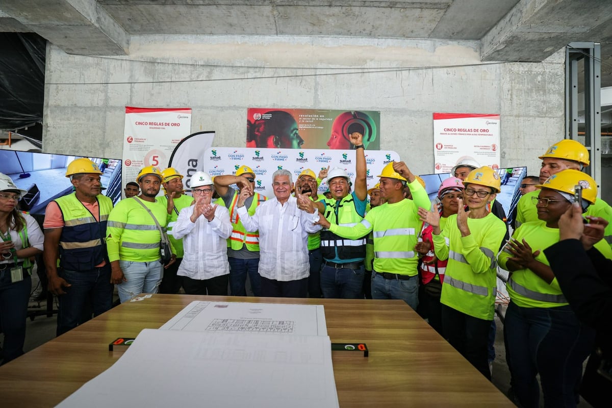 Presidente Mulino inspecciona obras del nuevo Hospital del Niño 