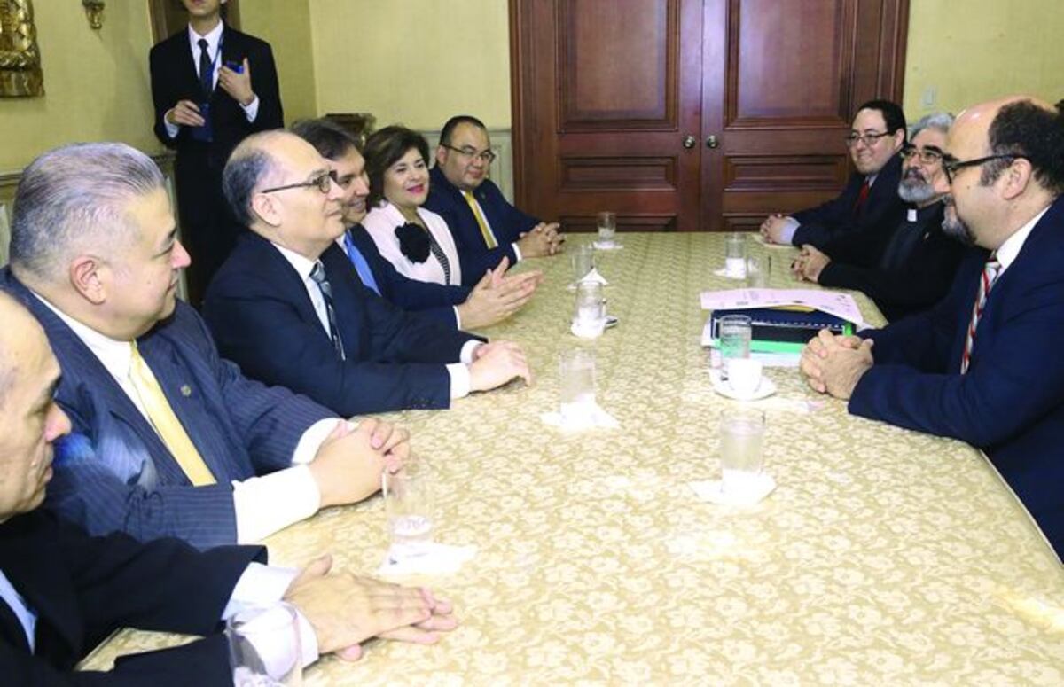 Entregan lista. Para reemplazar a Jerónimo Mejía y Oydén Ortega