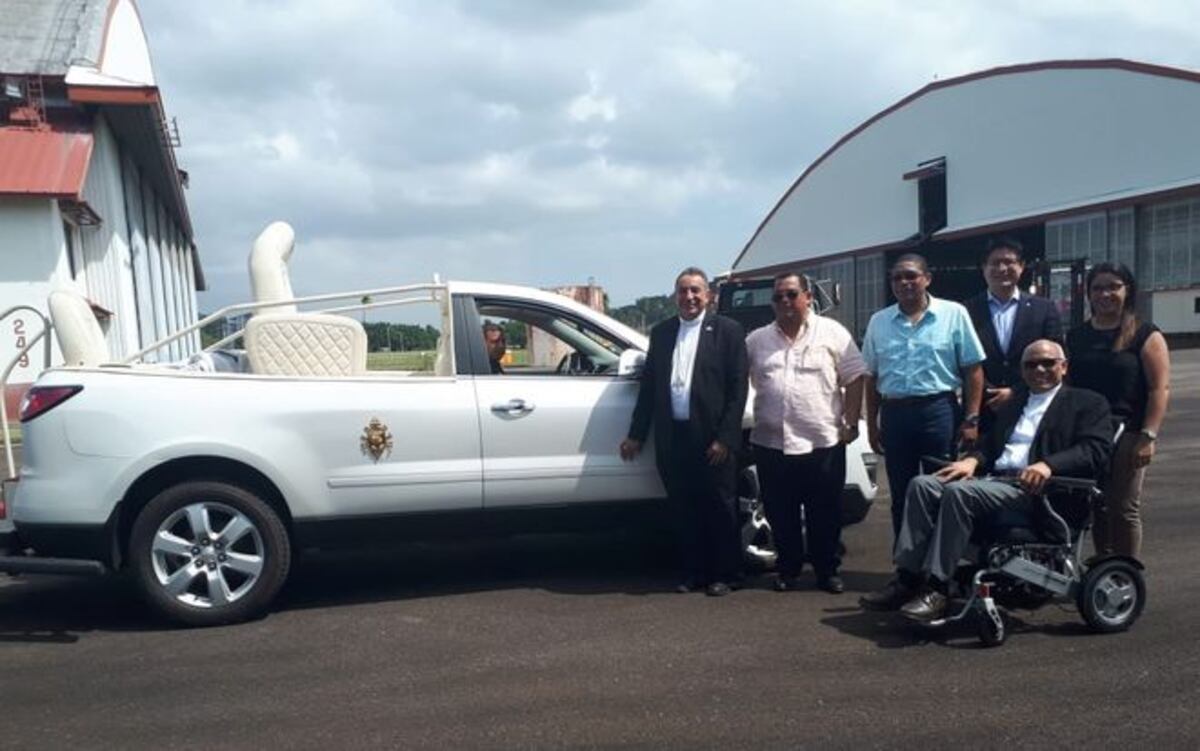 Llegó el Papamóvil a Panamá