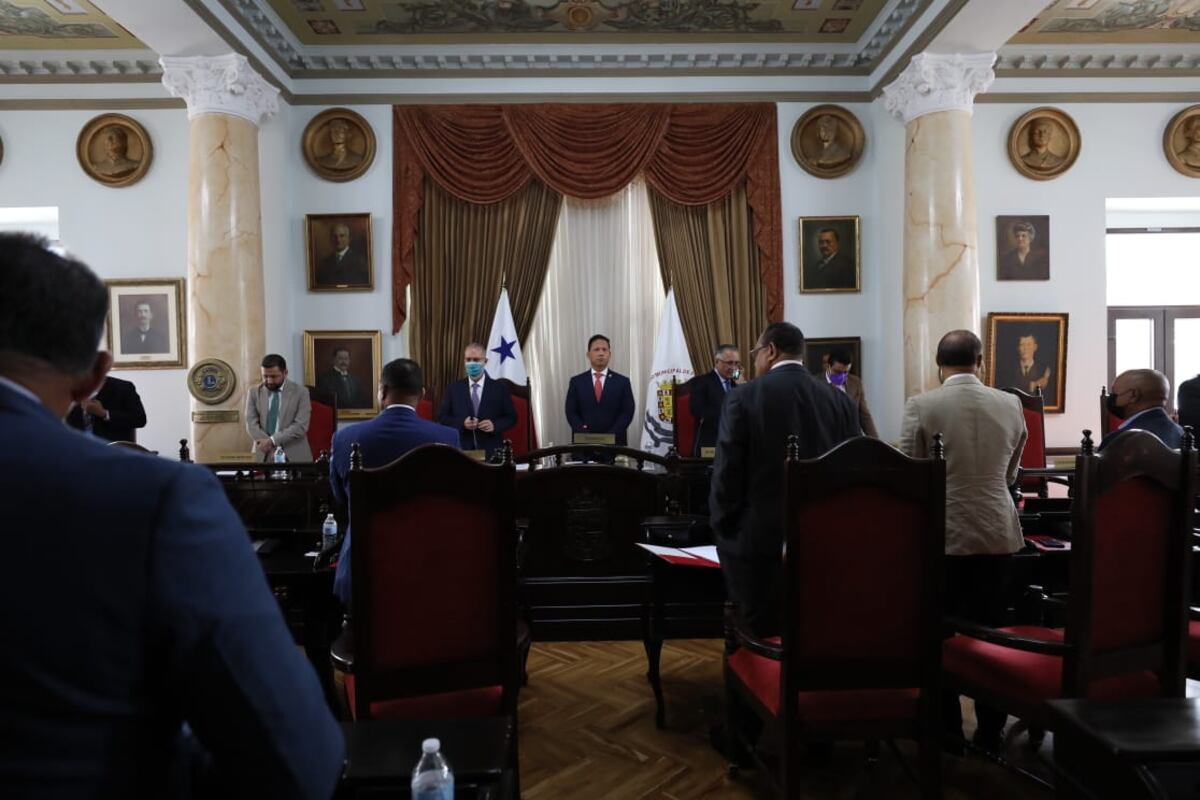 Presidente del Consejo Municipal capitalino molesto por ausencia de funcionarios de la Alcaldía