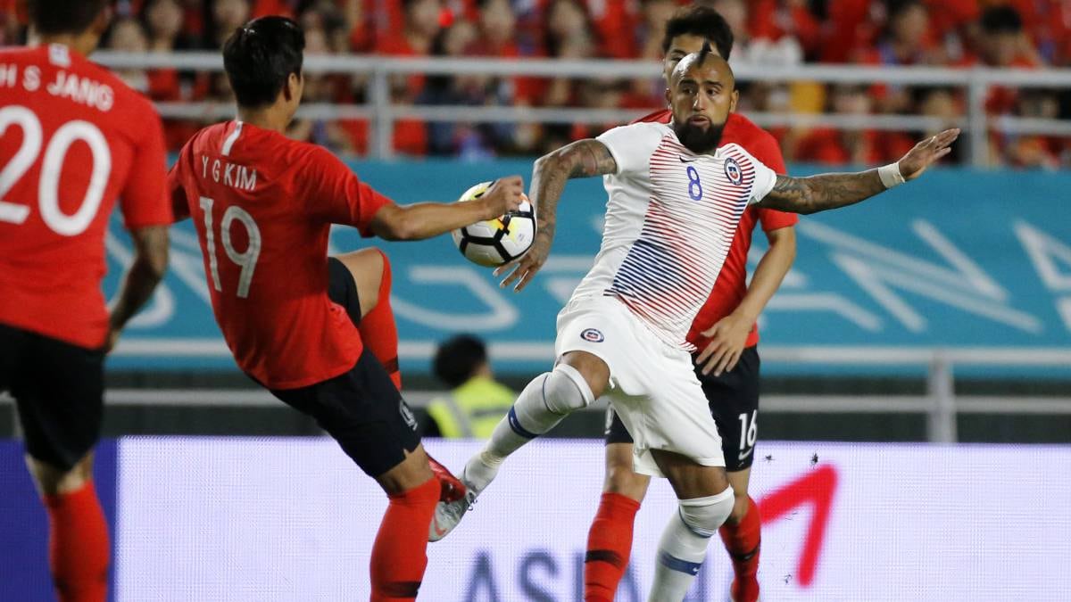 Mira la humillante jugada del futbolista coreano Son contra el chileno Vidal