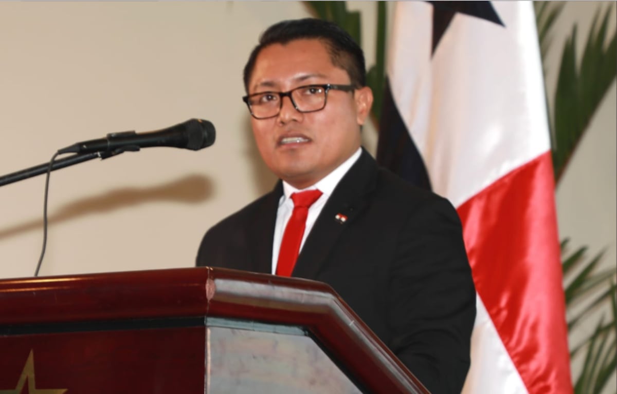 Mujer señala que diputado abusó de ella cuando le practicaba una prueba de papanicolau