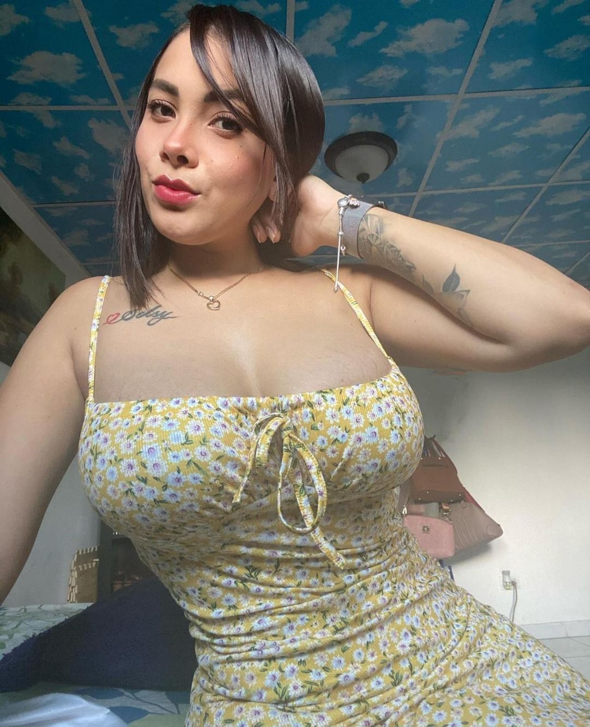 Exnovia le responde. Sech dice que apenas que se dejaron, se pegó en la música 