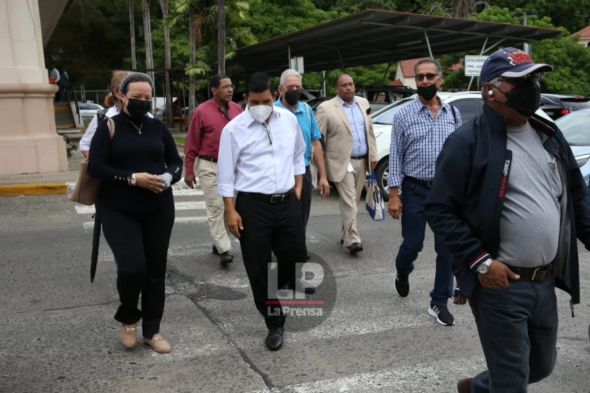 Ciudadanos buscan frenar construcción de nuevo mercado del marisco