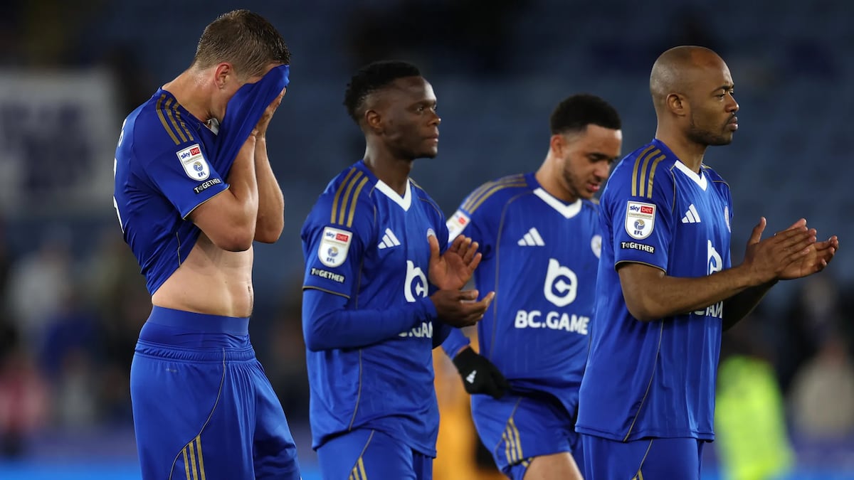 Leicester City desciende al infierno y sacude al fútbol inglés