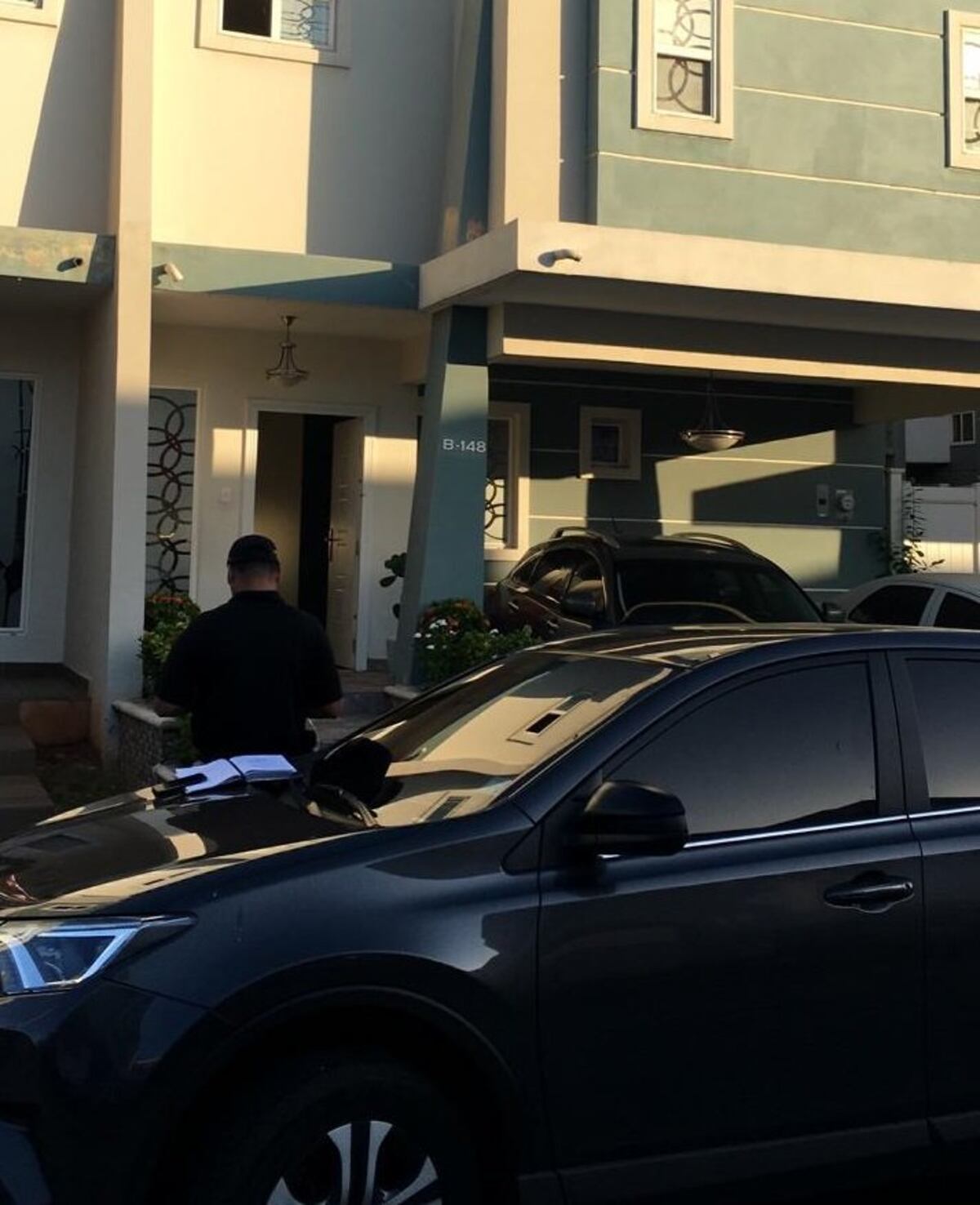 Más allanamientos.Buscan más empleados de un banco local por fraude millonario