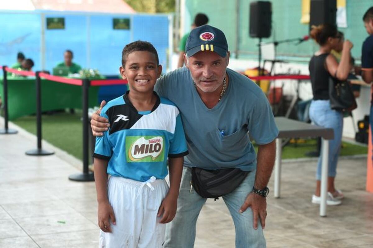 ESPECIAL HOMENAJE. El hijo mayor de Amílcar Henríquez lo recuerda en la cancha