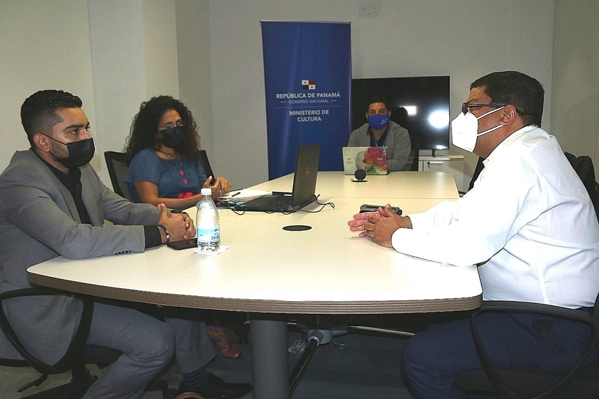 Luego del revulú, ministro de cultura se reúne con los teatristas para hablar de reactivación económica