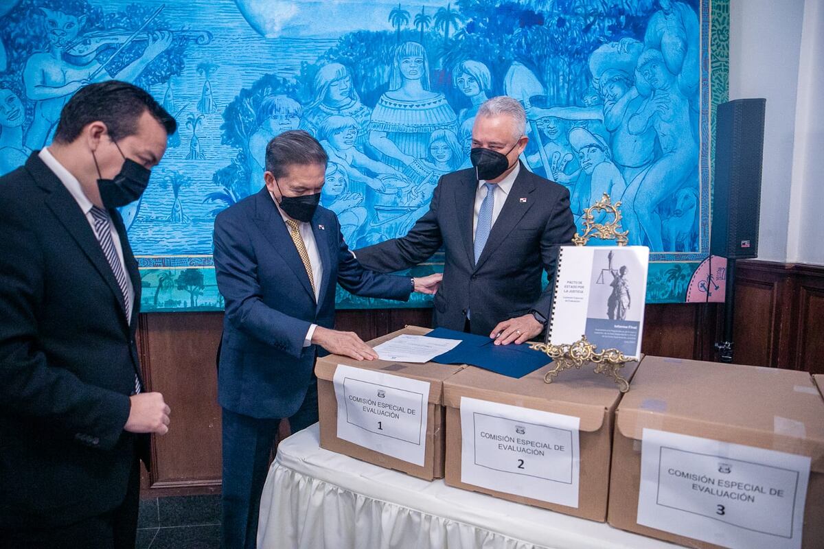 De una lista corta de 11 aspirantes saldrá reemplazo del magistrado Ayú Prado y su suplente 