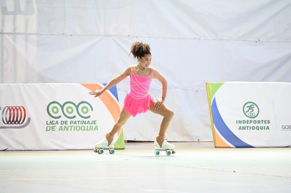 La panameña Lía Carmona Gaitán gana medalla de oro en el Campeonato Panamericano de Patinaje Artístico Clubes
