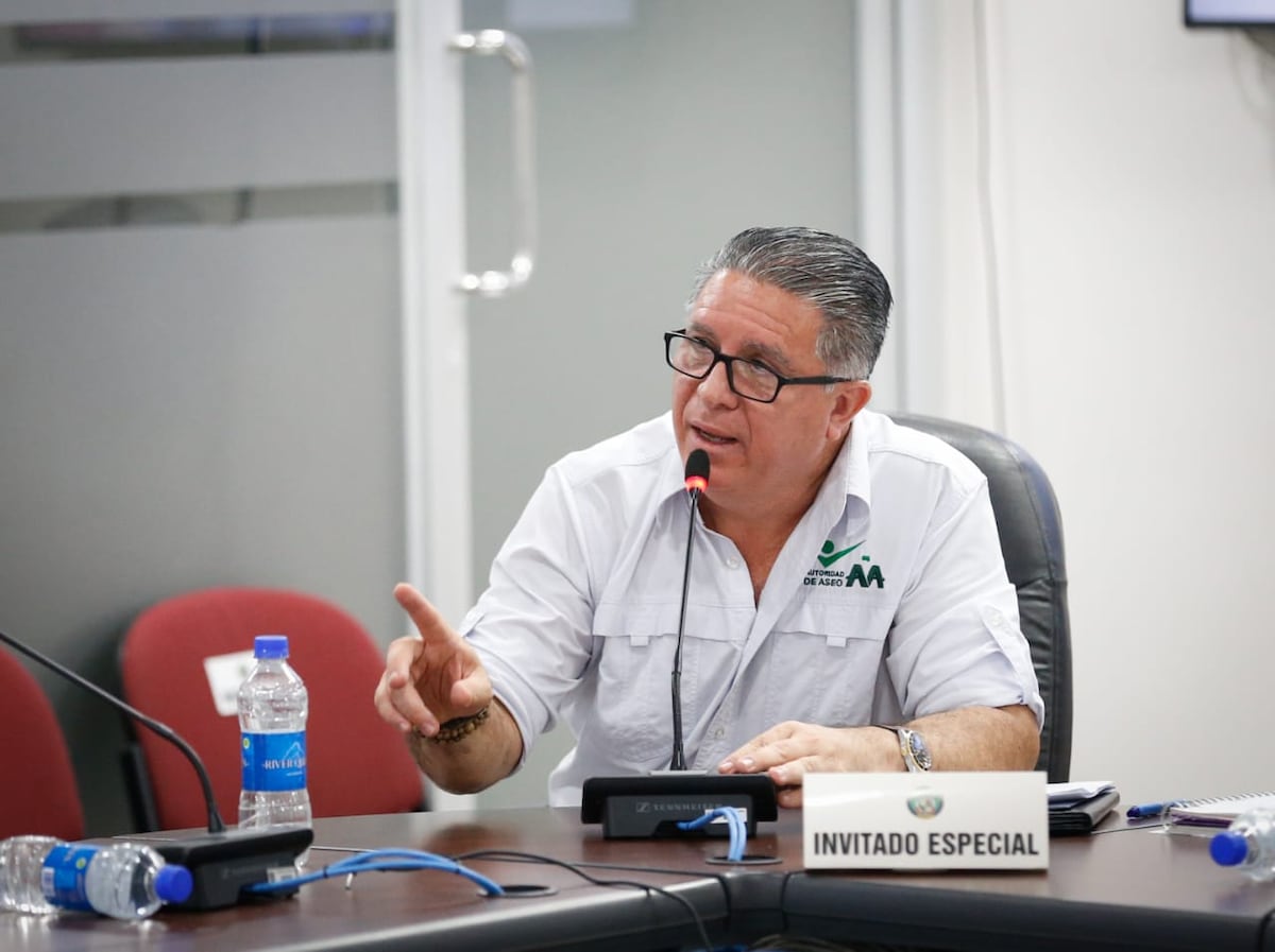 Funcionarios de Aseo exigen pago de bonos navideños en Carrasquilla