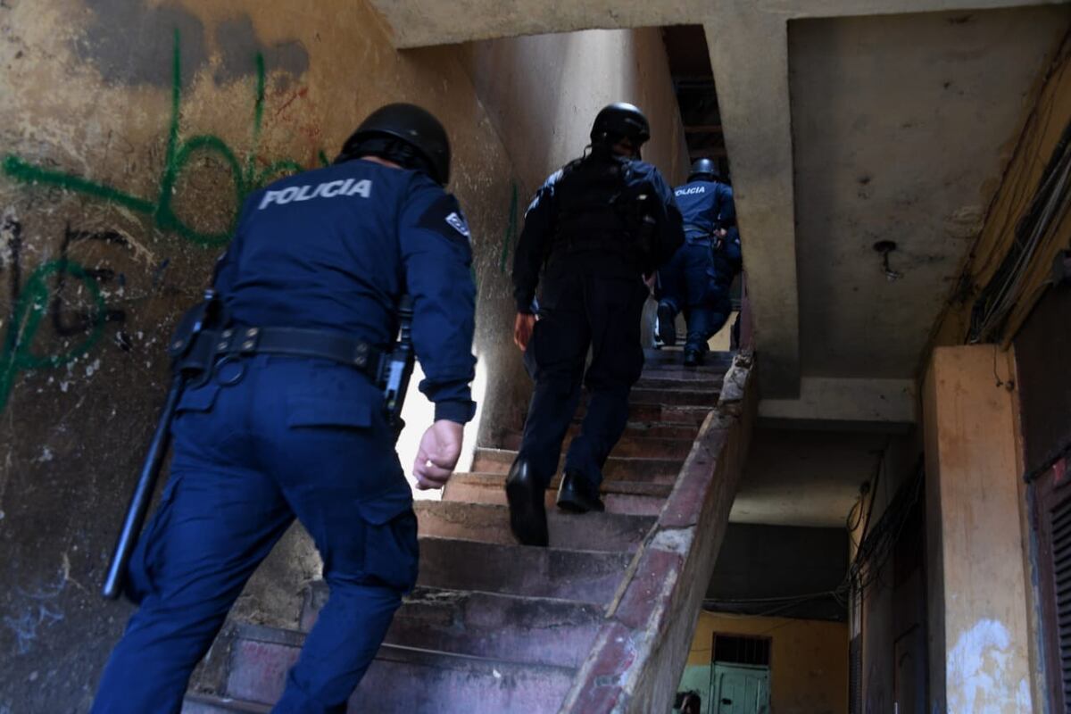 Fue atacado a tiros cuando llegaba a su cuarto en el edificio Canavaggio, en Calidonia