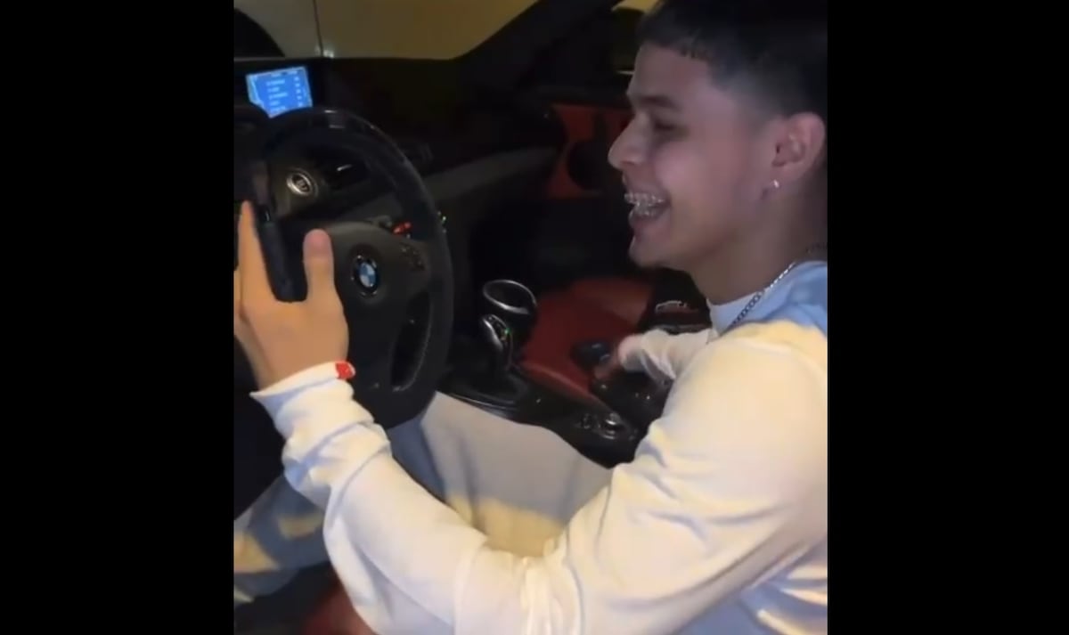 No es relajo. Sech le regala un BMW a El Tachi al salir de prisión y causa revuelo. Video