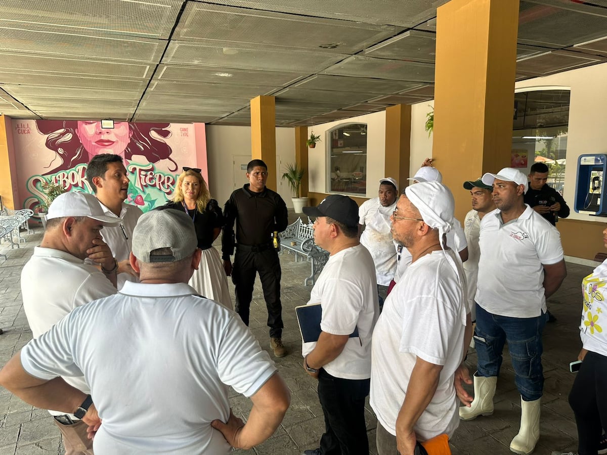 ‘Había que salvar los productos’. Apuro en San Felipe Neri: falló el cuarto frío y movieron la mercancía de emergencia
