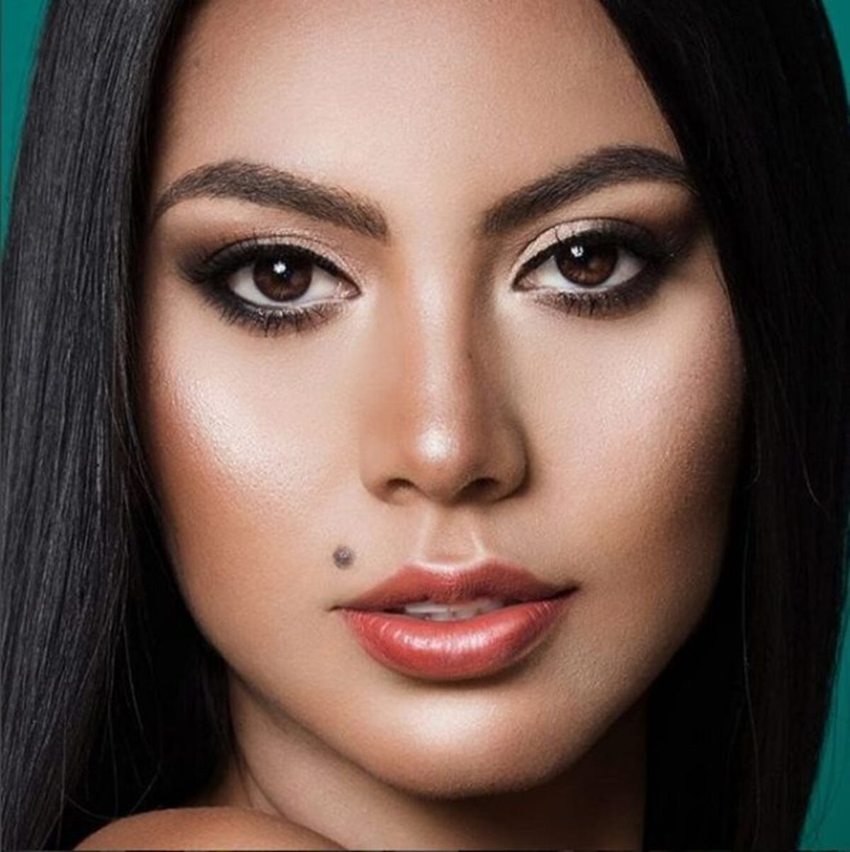 Rosa Montezuma se destapa, muestra sus encantos