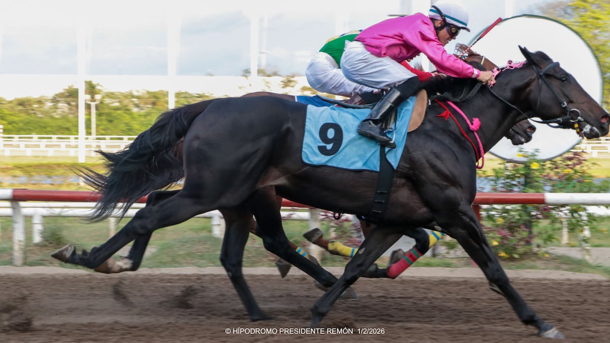 De Chambeau vuela y gana en foto final el Mozos de Corral