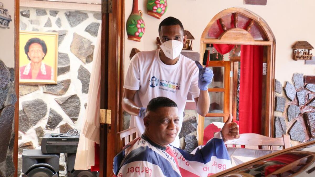 Adiós a la melena, agende su cita con los barberos de  Don Bosco