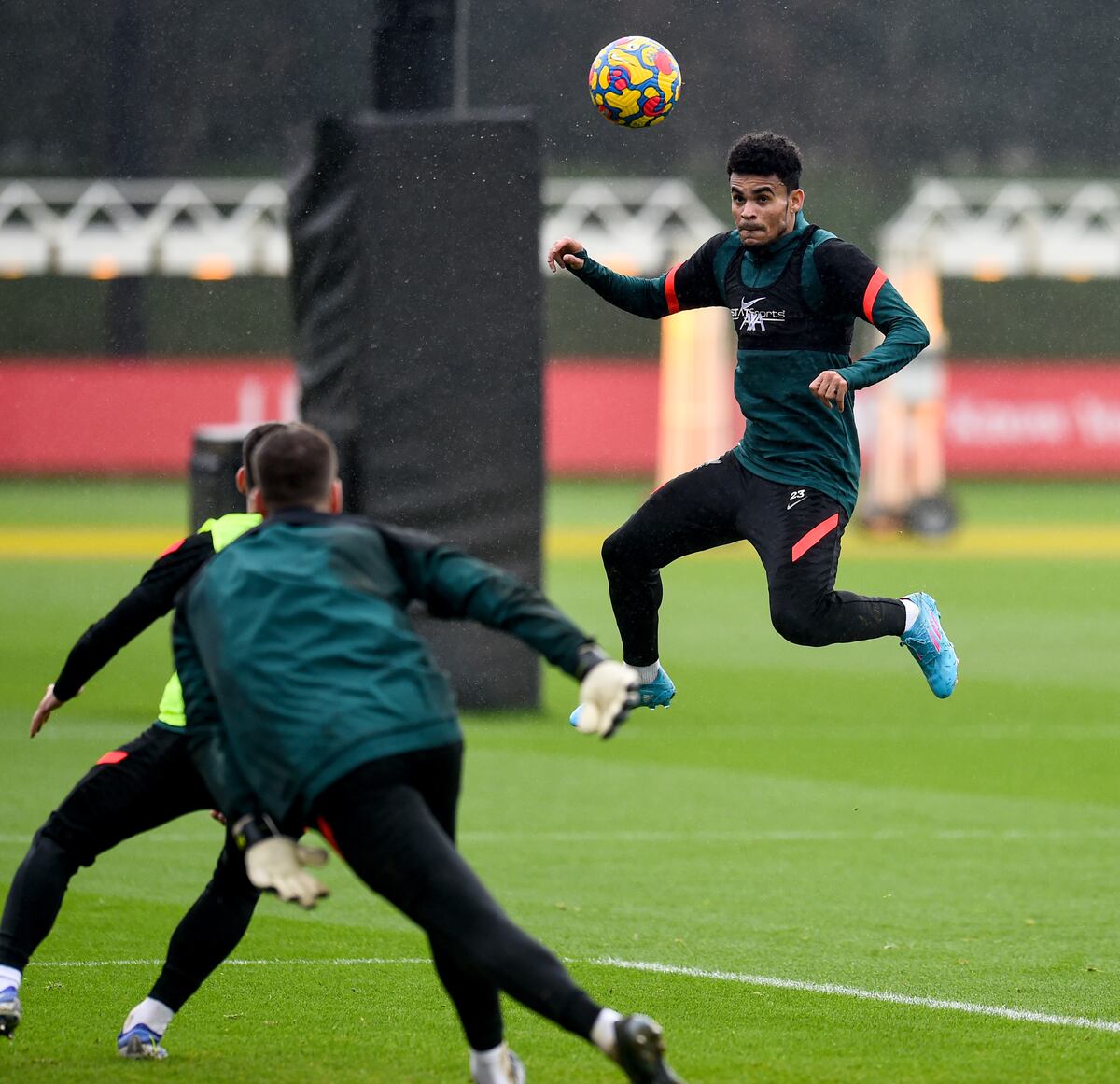Técnico del Liverpool delira con el colombiano Luis Díaz