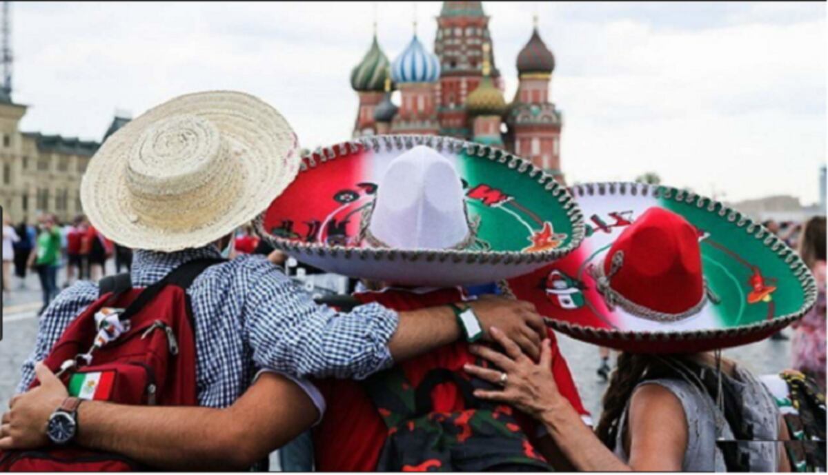 Con un 'trankilosvky' hincha mexicano resuelve pelea en Rusia