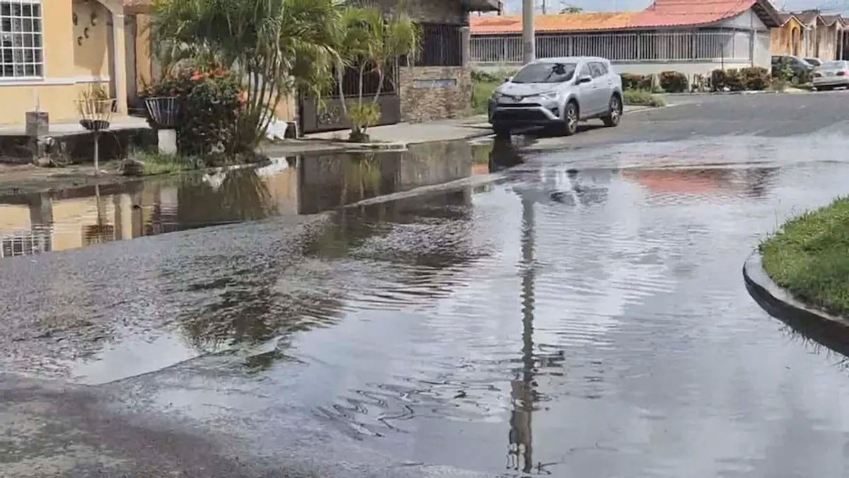 Vecinos de Altos de El Tecal en Vacamonte sufren inundaciones y calles colapsadas