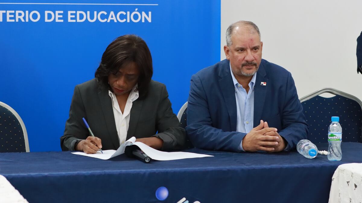 A clases todo el mundo: Gobierno, maestros y empresa privada firman la paz educativa