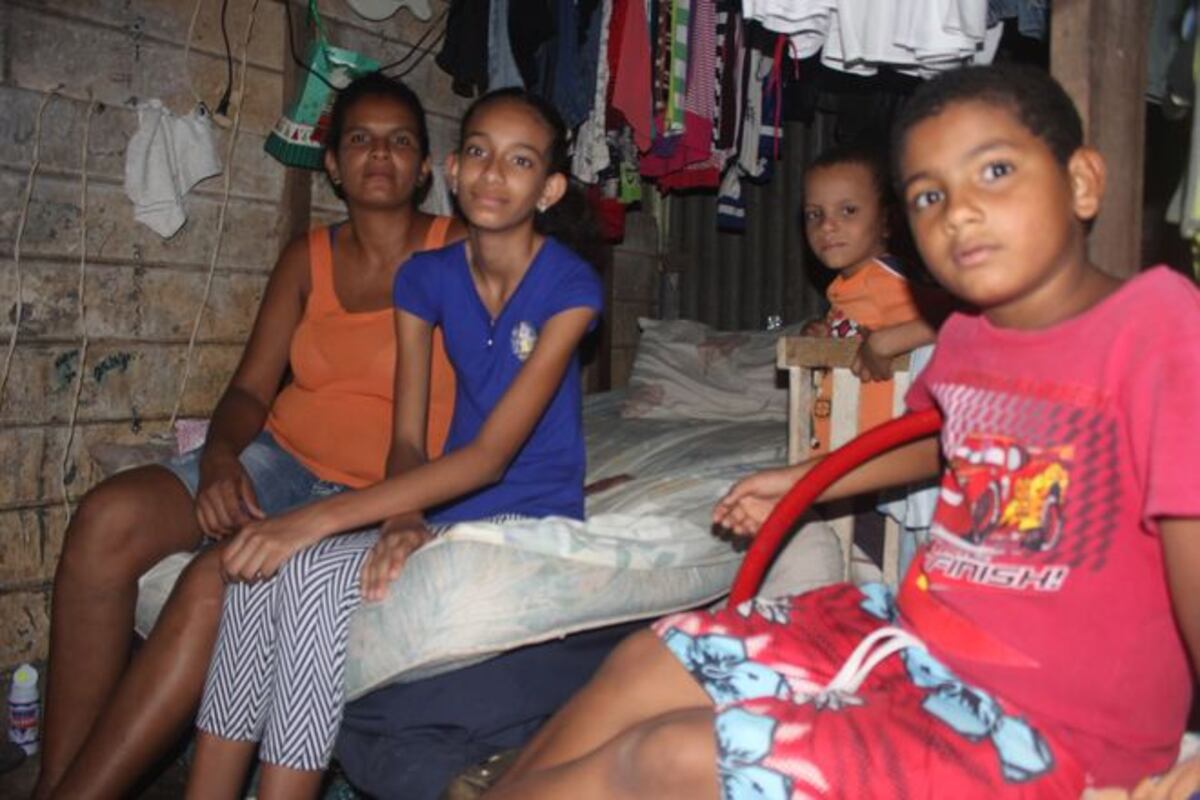 AYUDEMOS A ARIANNE. Desde que le detectaron escoliosis severa su vida cambió 