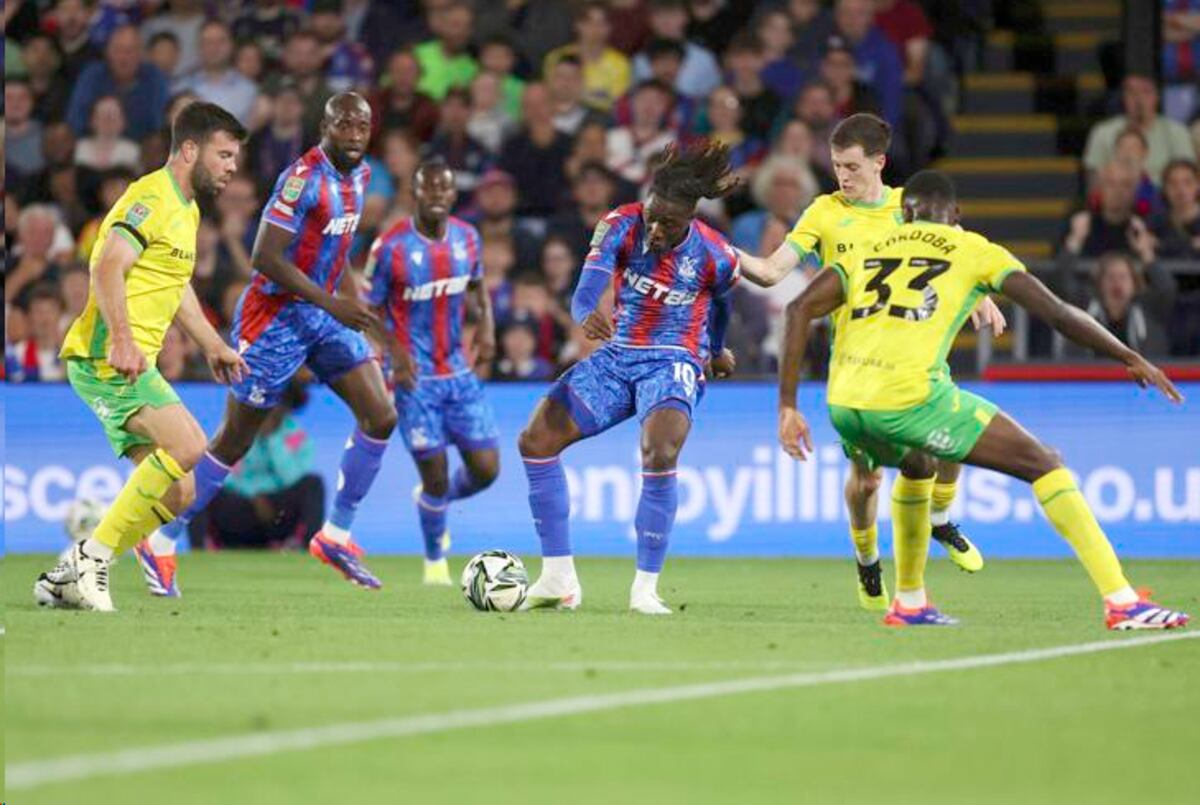 El panameño José Córdoba se estrena con Norwich City en un difícil partido contra Crystal Palace