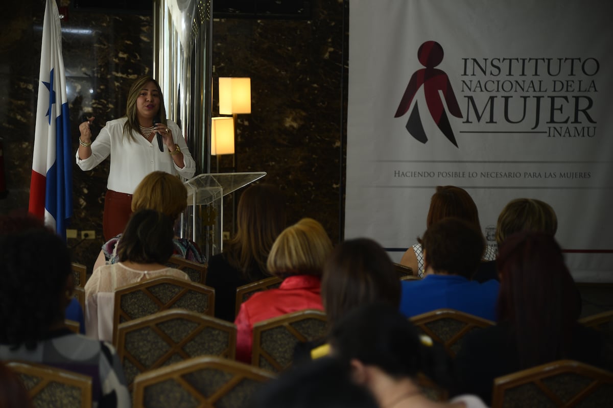 Hay 19 aspirantes para director(a) del  Instituto Nacional de la Mujer  