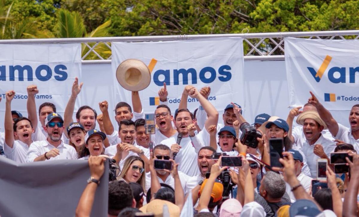 Coalición Vamos cierra periodo de recolección de firmas con una concentración en Santiago