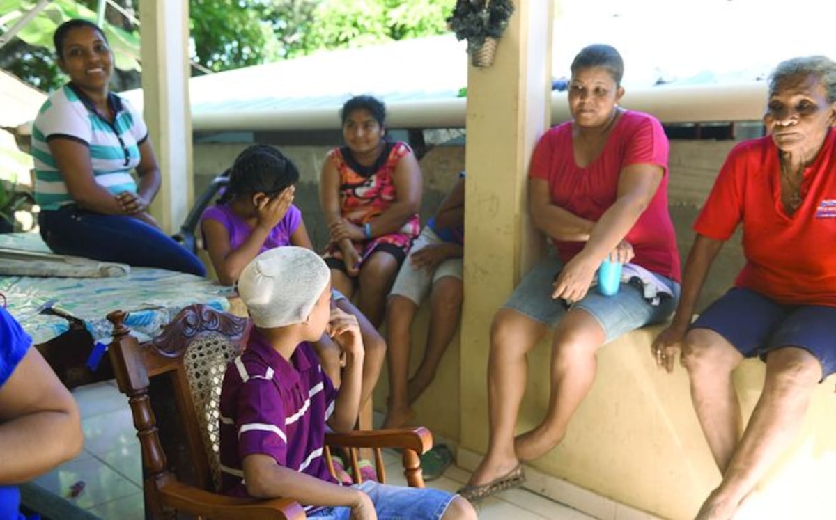 ¡VIVIÓ PARA CONTARLO! Fue a comprar un 'kaprichito' y bala le rozó la cabeza