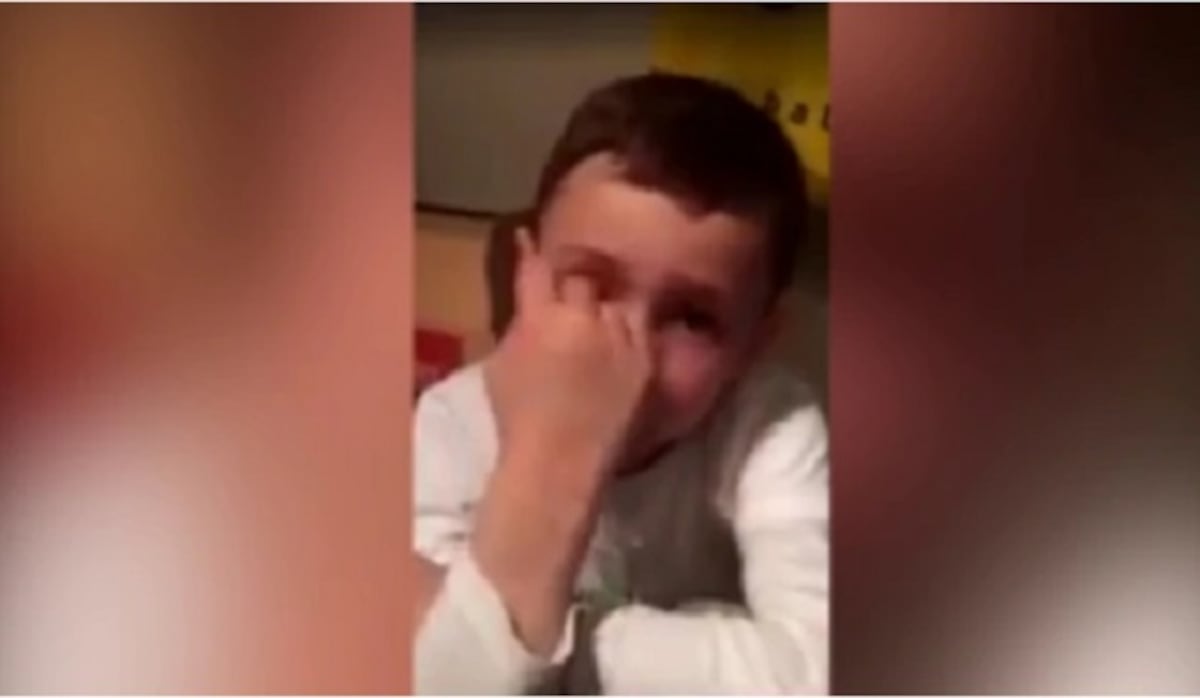 Niño de 7 años narra la desgarradora historia del bullying que sufre en escuela