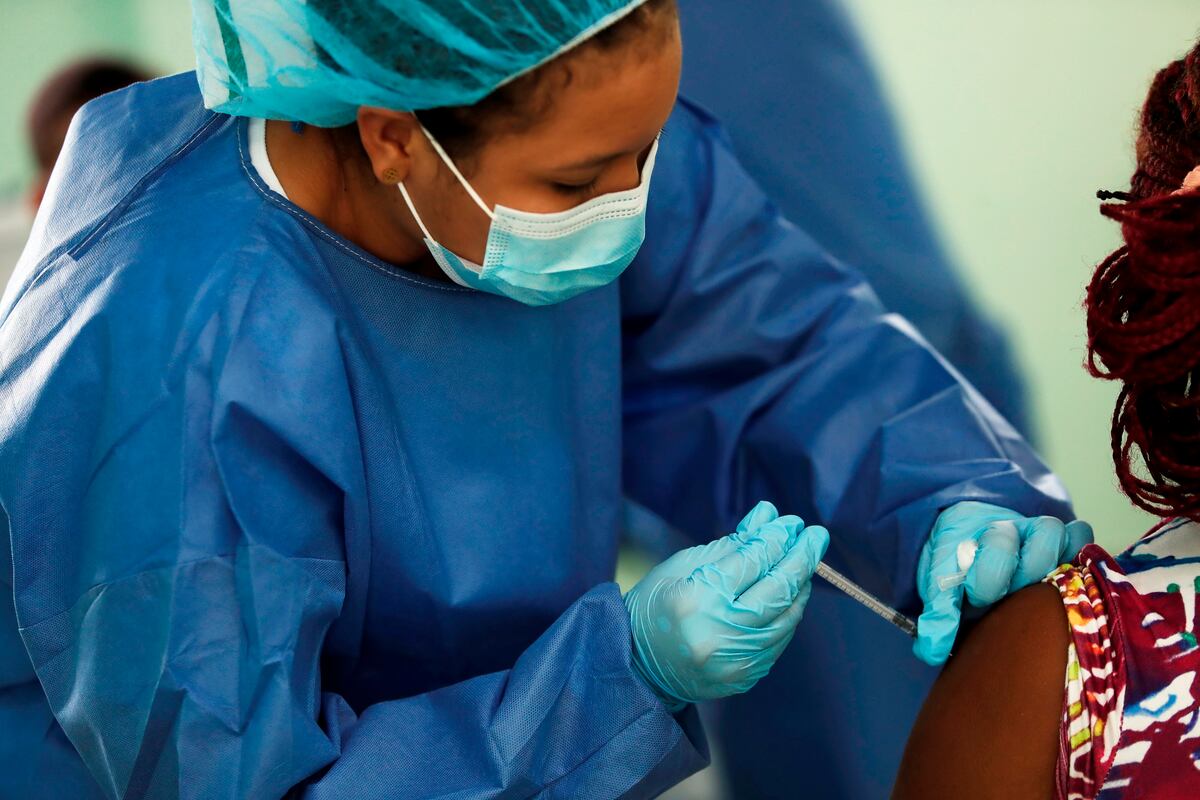 Panamá iniciará desde el 1 de octubre programa de vacunación para turistas 