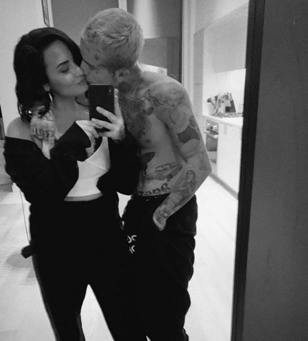 El parecido de ‘El pollo’ de Demi Lovato con Justin Bieber