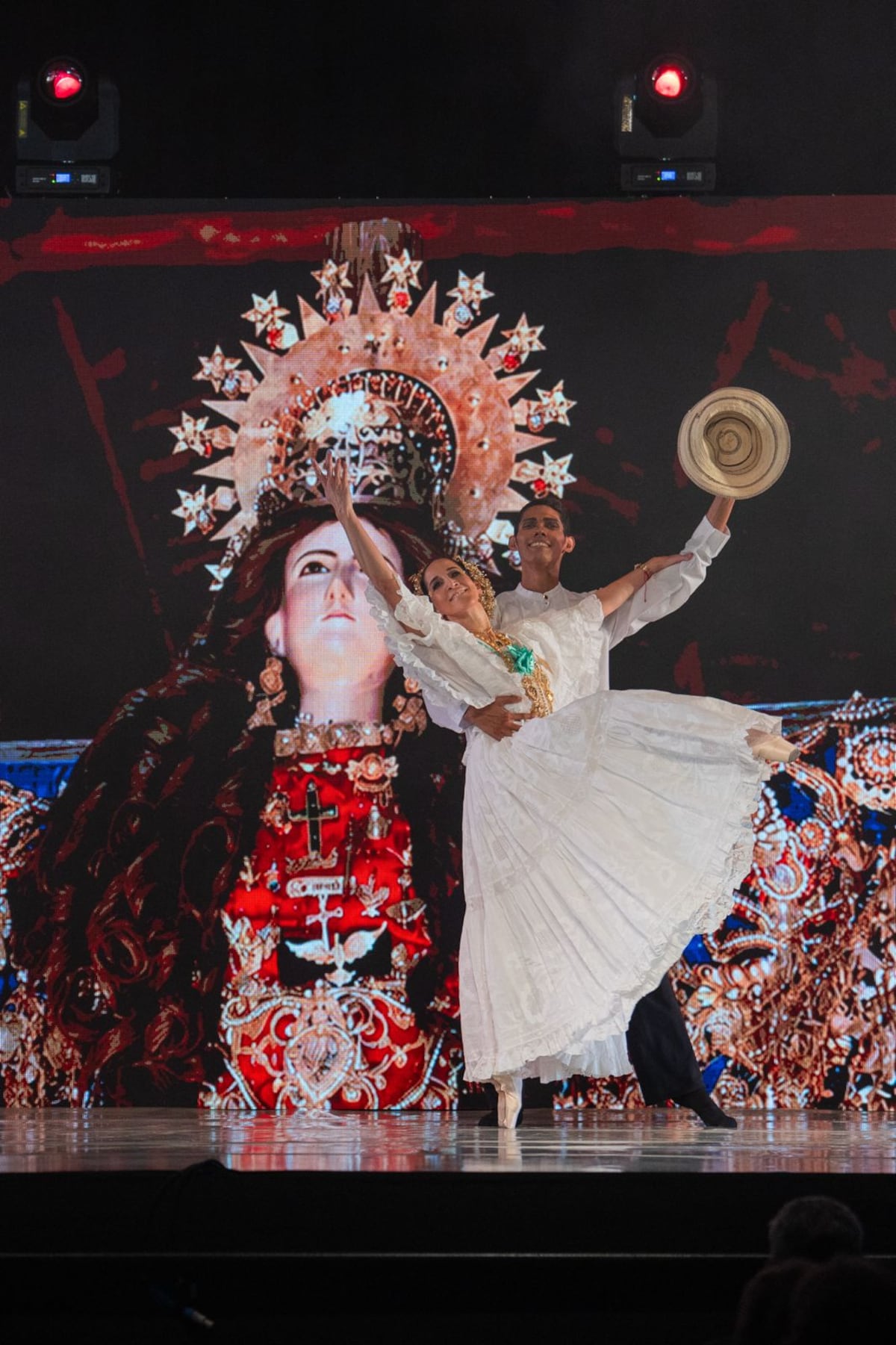 Ballet Nacional lleva el folclore panameño al escenario con ritmo y elegancia