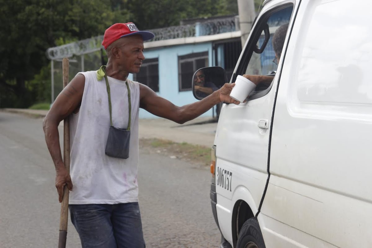 De la cárcel a 'tapahuecos' del Este. El útil trabajo de 'Flaco'