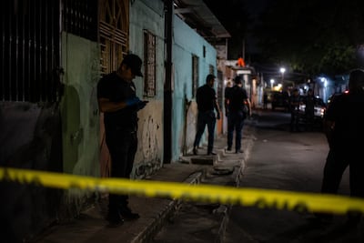 Víctima cayó dentro de un cuarto: Identifican a Colombiano de 36 años que fue asesinado dentro de una residencia en ’El Hueco’ 24 de Diciembre