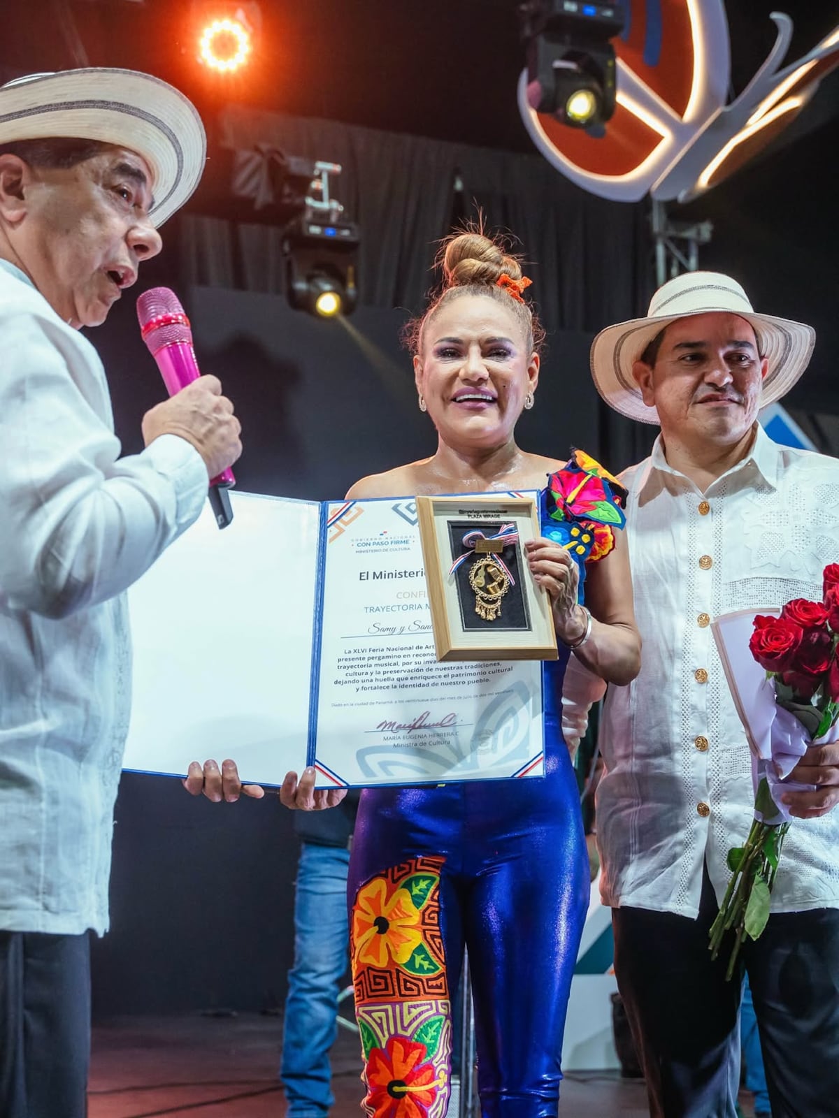 ¡Se llevaron otro aplauso! Samy y Sandra reciben homenaje por mantener viva la música típica