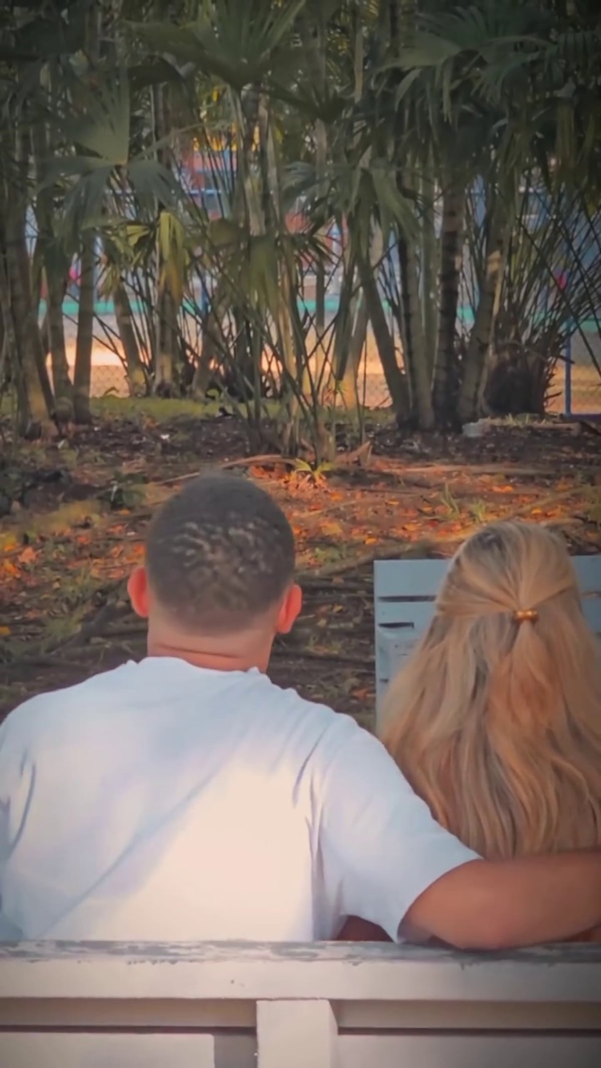 ¿Será la misma de las flores amarillas? Betserai Richards reaparece con su amor secreto en las montañas