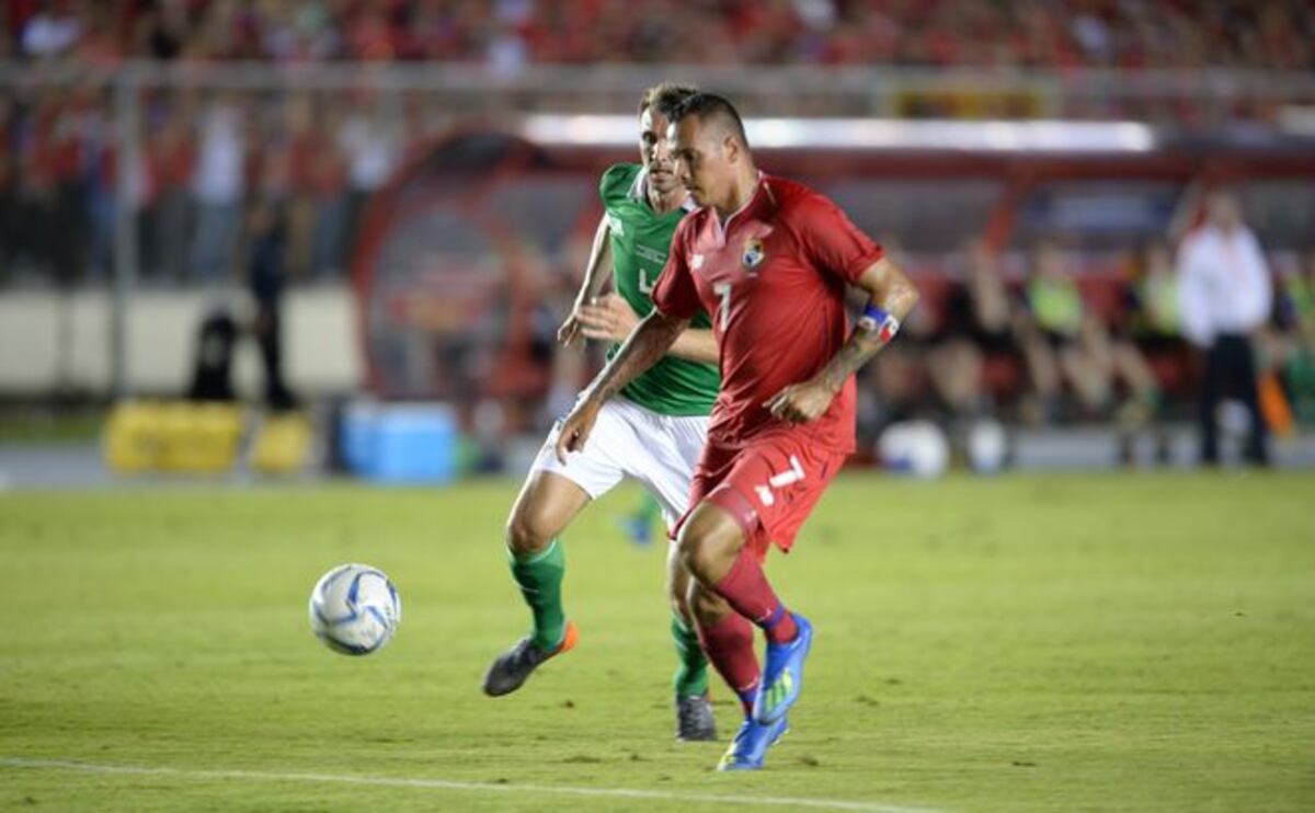 La Roja no pasa del empate y dice adiós a su afición